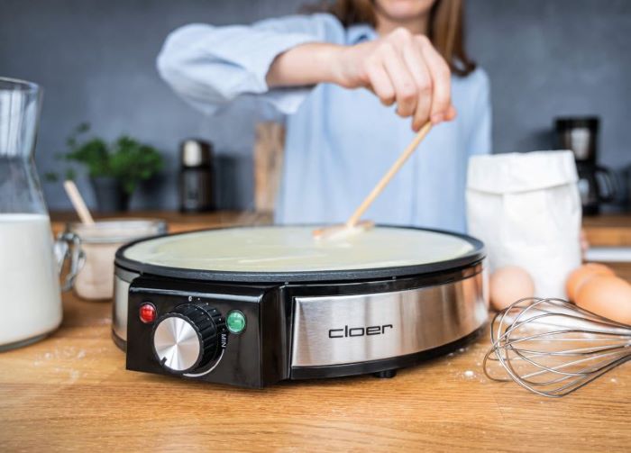 Teig verteilen auf dem Cloer Crepes Maker 6630